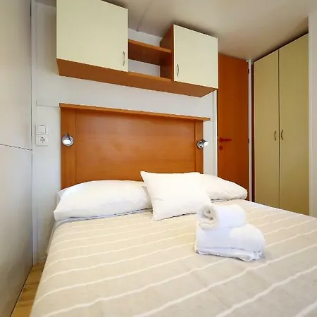 Vakantiehuis Mobile Grbe Nin